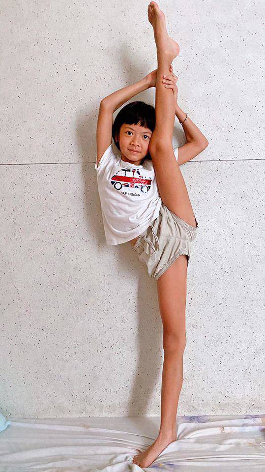 Bộ môn giúp con gái Bình Minh chân dài như siêu mẫu, trẻ học theo rất có lợi sức khỏe - Ảnh 2.