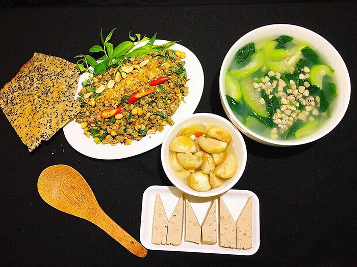 9X mỗi ngày chi 100 nghìn tiền thức ăn mà bữa nào cũng ngon, hấp dẫn - Ảnh 9.