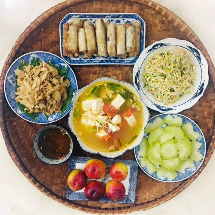 Cô giáo Lào Cai ngày nào cũng nấu cơm cho 3 người ăn, ngon đến nỗi không thừa một miếng - Ảnh 3.