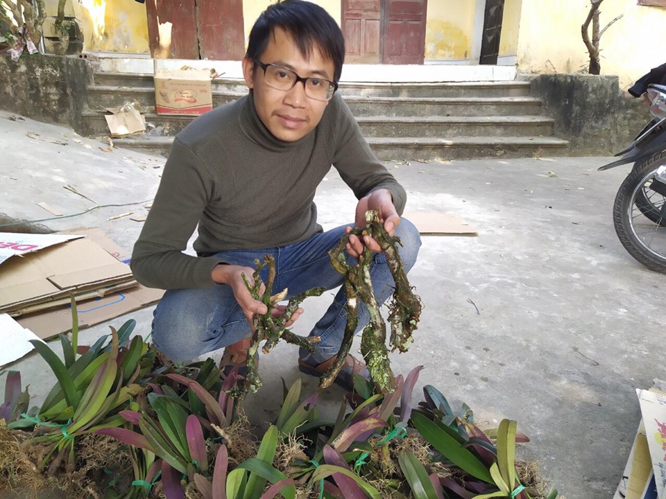 Đam mê hoa lan, người đàn ông cứ cuối tuần bỏ cả kinh doanh nhà hàng vào rừng để săn giống, nhân tặng free cho người chơi đỡ tốn kém chi phí - Ảnh 1.