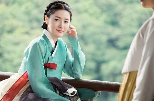 Để mặt mộc lộ đuôi mắt đầy nếp nhăn, &quot;Dae Jang Geum&quot; Lee Young Ae không hề bị chê xấu - Ảnh 5.