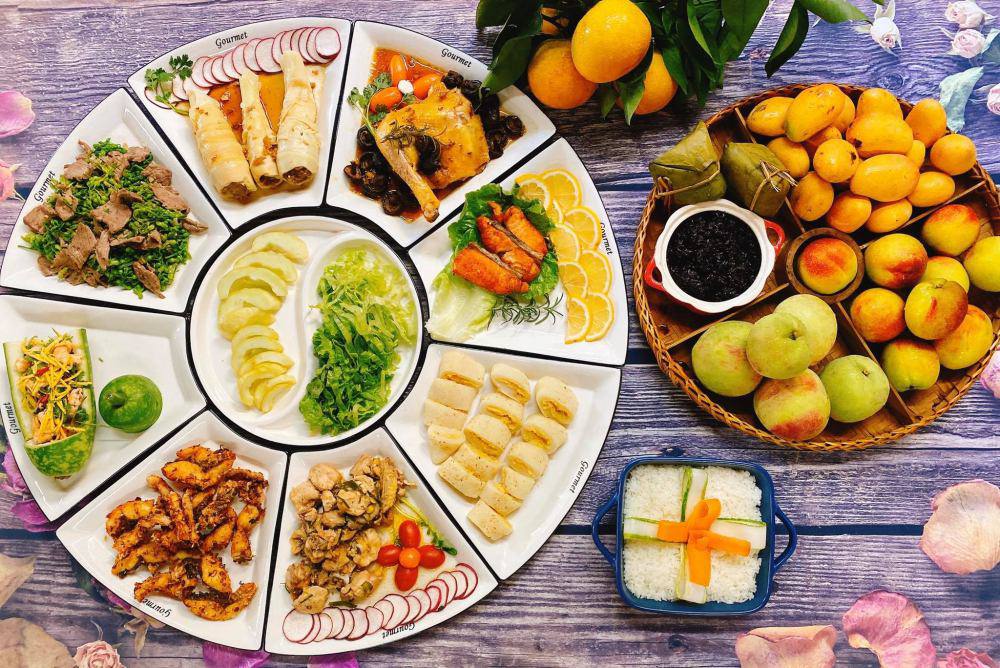 Mâm cỗ Tết Đoan Ngọ - Mâm cỗ Tết Đoan Ngọ là nét đẹp truyền thống trong ngày Tết của người Việt Nam. Hãy cùng chiêm ngưỡng hình ảnh những mâm cỗ tuyệt đẹp với những món ăn đậm chất dân tộc và ý nghĩa sâu sắc.