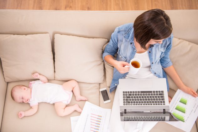 3 việc phụ nữ cần làm để dễ dàng bắt nhịp với guồng quay của công việc sau kỳ nghỉ thai sản - Ảnh 2.