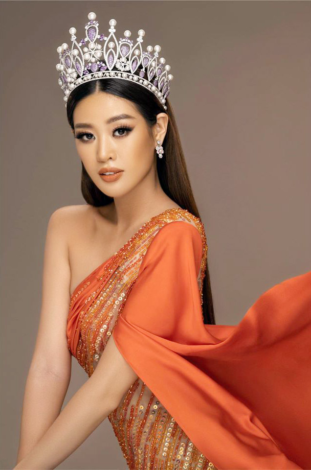 Đủ kiểu biến tấu áo dài &quot;gợi ý&quot;cho Khánh Vân dự thi Miss Universe 2020  - Ảnh 12.