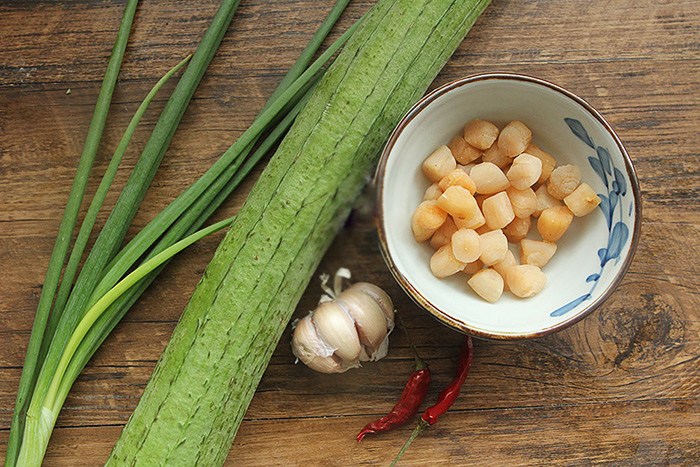 Không nấu canh, vợ đem mướp hấp kiểu này chồng tưởng mua ngoài hàng vì trông quá sang chảnh - Ảnh 1.