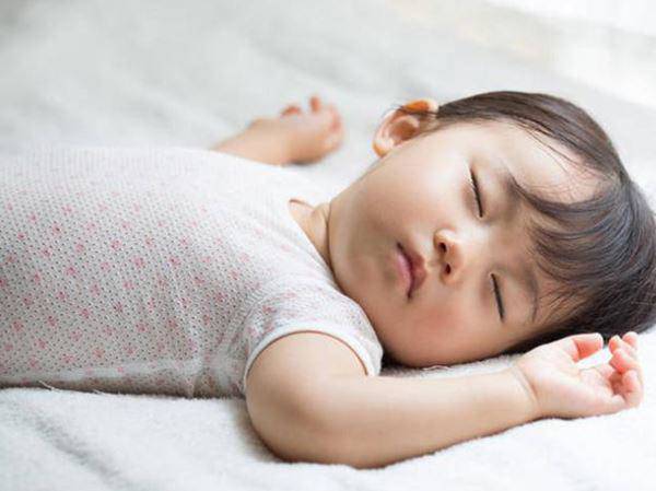 Sự khác biệt lớn giữa trẻ ngủ trưa và không ngủ trưa cha mẹ cần biết - Ảnh 2.