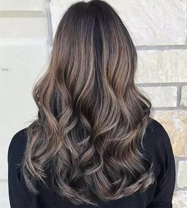 Những kiểu tóc màu nâu lạnh highlight đang làm mưa gió trên thị trường làm đẹp hiện nay. Bộ ảnh này sẽ cho bạn những gợi ý độc đáo để thực hiện phong cách này. Hãy cùng khám phá cách sử dụng màu nâu lạnh highlight để tôn lên vẻ đẹp của bạn.