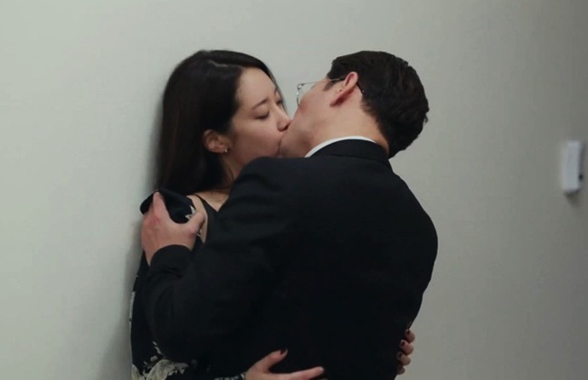 Từng là &quot;tình địch&quot; Song Hye Kyo, người đẹp Han Eun Jung giờ lấy chồng đại gia, đóng phim 19+ - Ảnh 5.