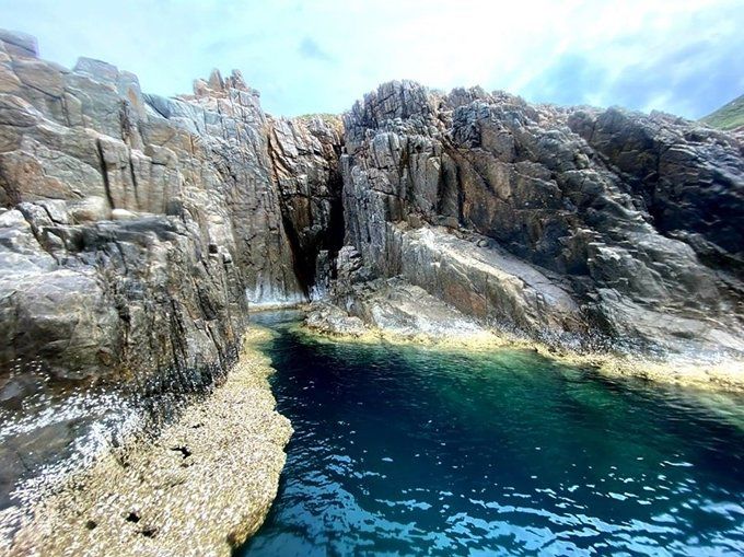Phát hiện thêm một “bể bơi tự nhiên” ở Việt Nam, đẹp không khác gì châu Âu  - Ảnh 1.
