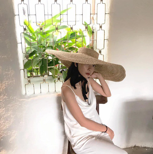 Các người đẹp Việt đang phải lòng một kiểu váy siêu thoải mái, diện vào mùa hè đẹp miễn chê - Ảnh 10.