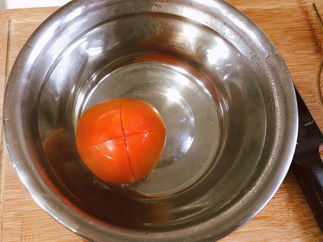 Cứ nấu canh trứng cà chua là tanh, cần thêm mẹo này, canh thơm cả nhà &quot;chan lấy chan để&quot; - Ảnh 1.