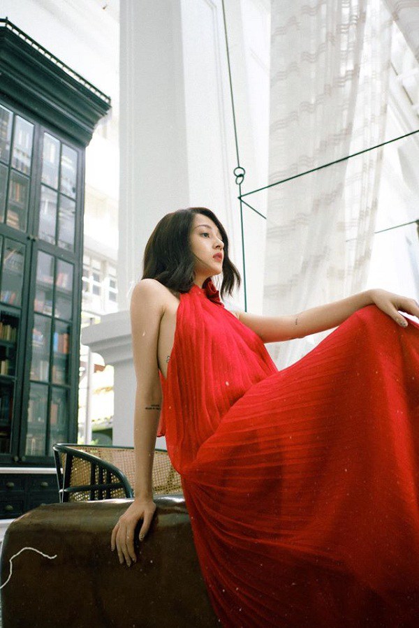 Các người đẹp Việt đang phải lòng một kiểu váy siêu thoải mái, diện vào mùa hè đẹp miễn chê - Ảnh 4.