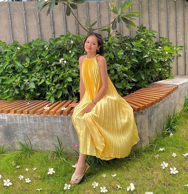 Các người đẹp Việt đang phải lòng một kiểu váy siêu thoải mái, diện vào mùa hè đẹp miễn chê - Ảnh 5.