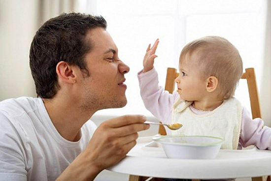 Trẻ 6 tháng ăn được gì? Thực đơn dinh dưỡng dành cho trẻ 6 tháng tuổi - Ảnh 2.