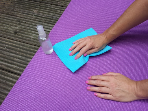 Những lưu ý cần phải biết khi tập Yoga tại nhà - Ảnh 2.