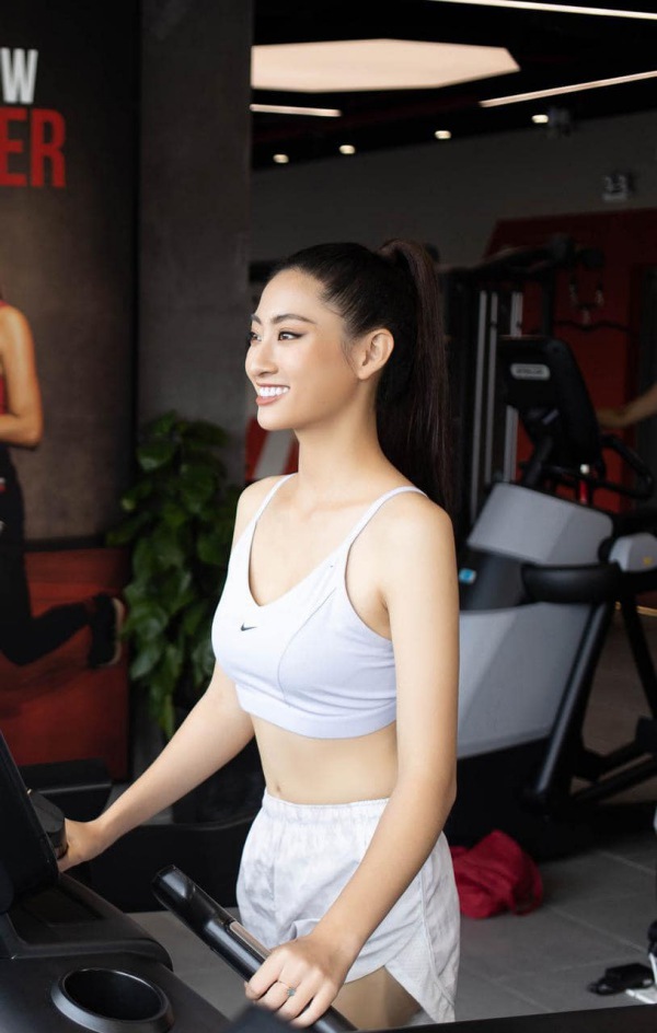 Đang mùa thi cử Lương Thuỳ Linh vẫn chăm chỉ, tranh thủ ca trưa trốn đi tập gym - Ảnh 5.