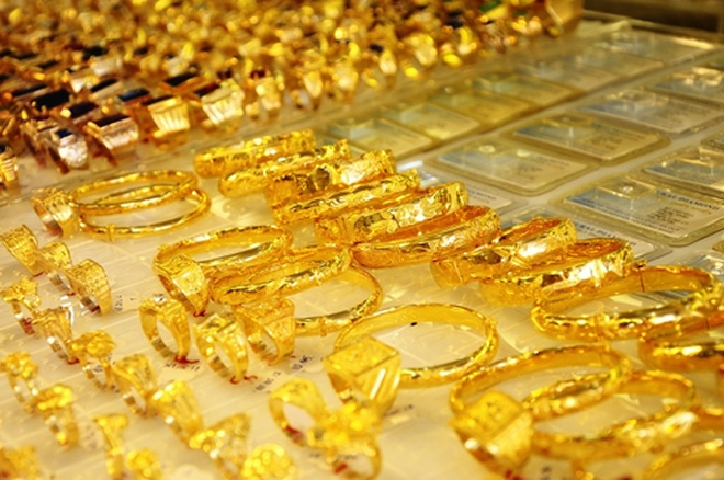 Giá vàng lập đỉnh cao nhất mọi thời đại, vàng trong nước xấp xỉ 50 triệu đồng/lượng - Ảnh 1.