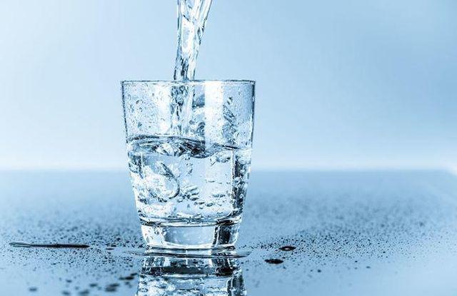 Chuyên gia chỉ 6 quy tắc khi uống nước vào mùa hè bắt buộc phải nhớ kẻo rước họa - Ảnh 4.