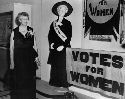 Những hình ảnh ghi dấu bình đẳng giới của phụ nữ Mỹ 100 năm qua - Ảnh 6.
