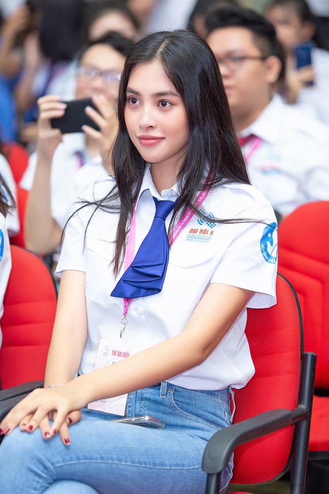 Hoa hậu Trần Tiểu Vy ủng hộ 200 triệu đồng cho Đà Nẵng và Quảng Nam - Ảnh 2.