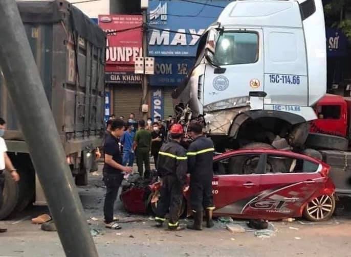 Hiện trường vụ tai nạn kinh hoàng khiến 4 người thương vong (nguồn Otofun.net)
