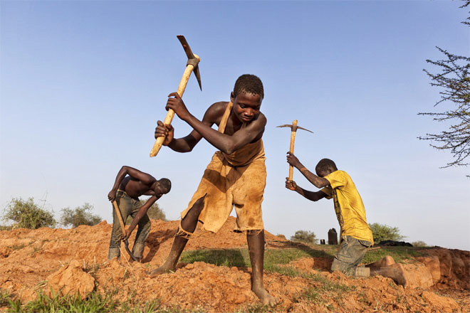Cuộc sống gian nan của trẻ đào vàng ở Burkina Faso - Ảnh 3.
