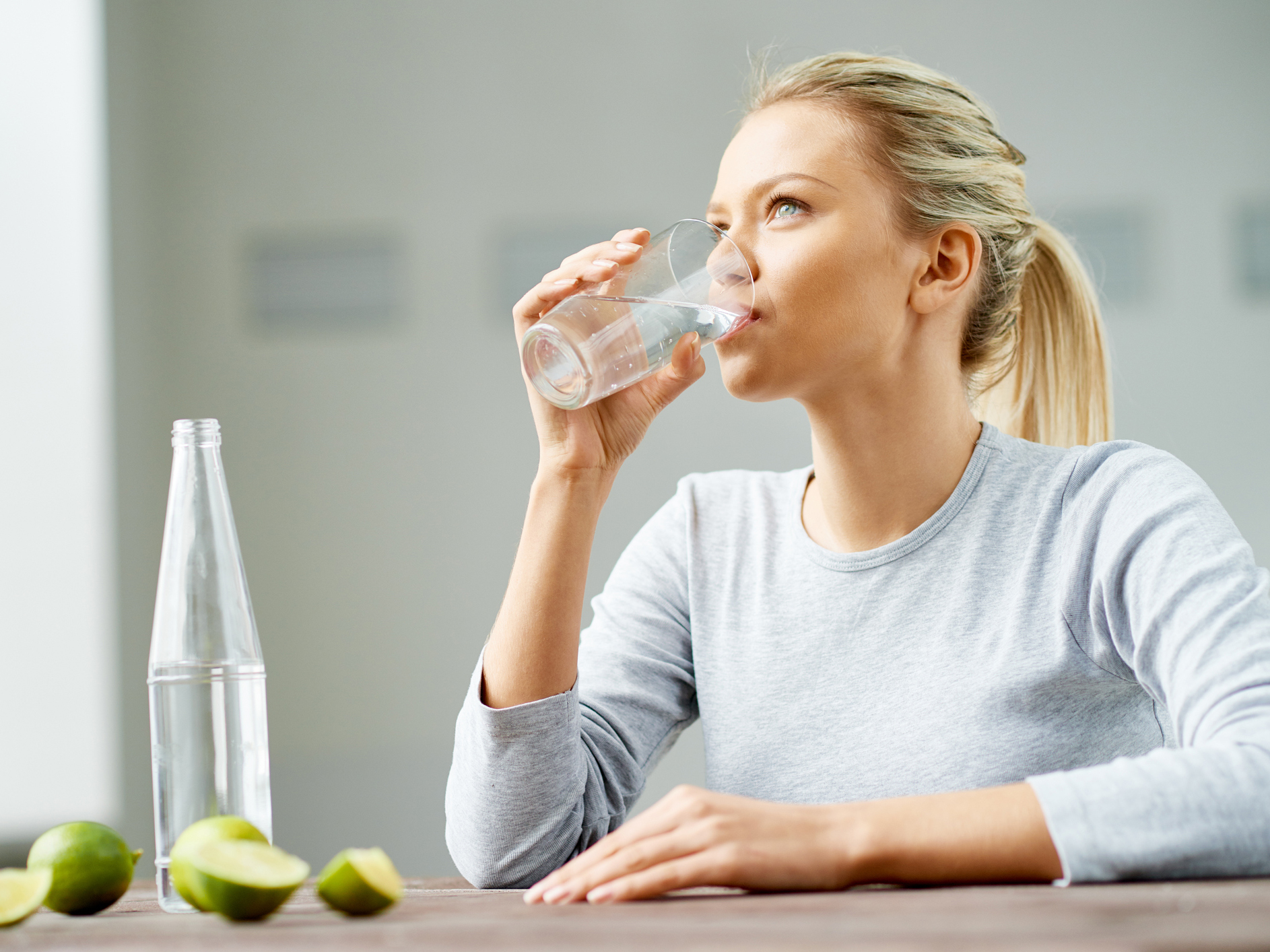 Uống nước khi đói và 12 lợi ích có thể bạn chưa biết! - Ảnh 2.
