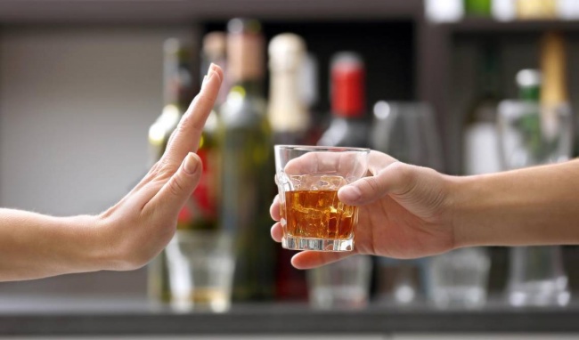 Chuyên gia Gan và tiêu hóa: &quot;Nếu không thể từ chối rượu, hãy biết uống rượu đúng cách để cứu lấy nội tạng&quot; - Ảnh 2.