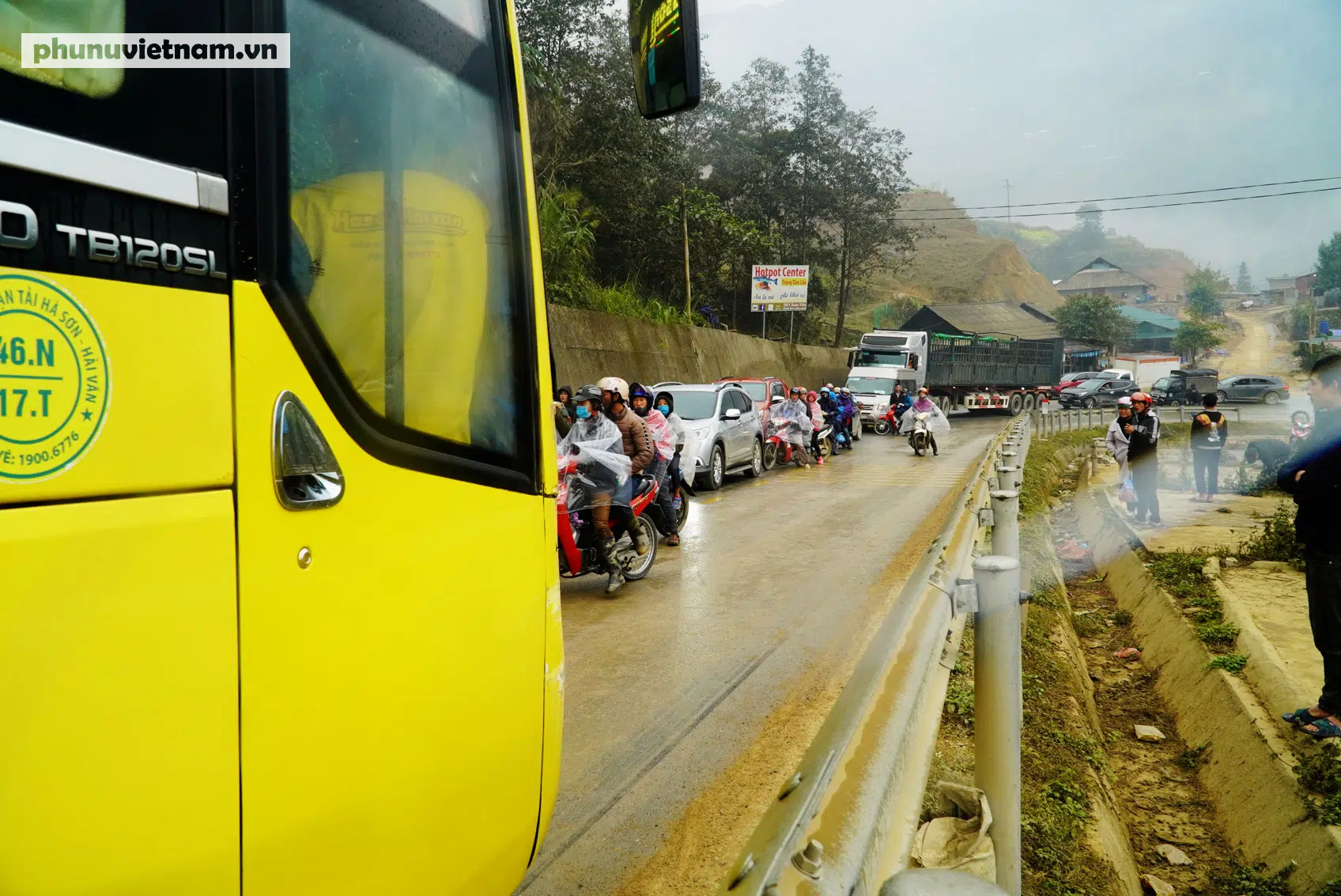 Công trường thi công gây tắc nghẽn hơn 1km trên đèo Tòng Sành - Ảnh 8.