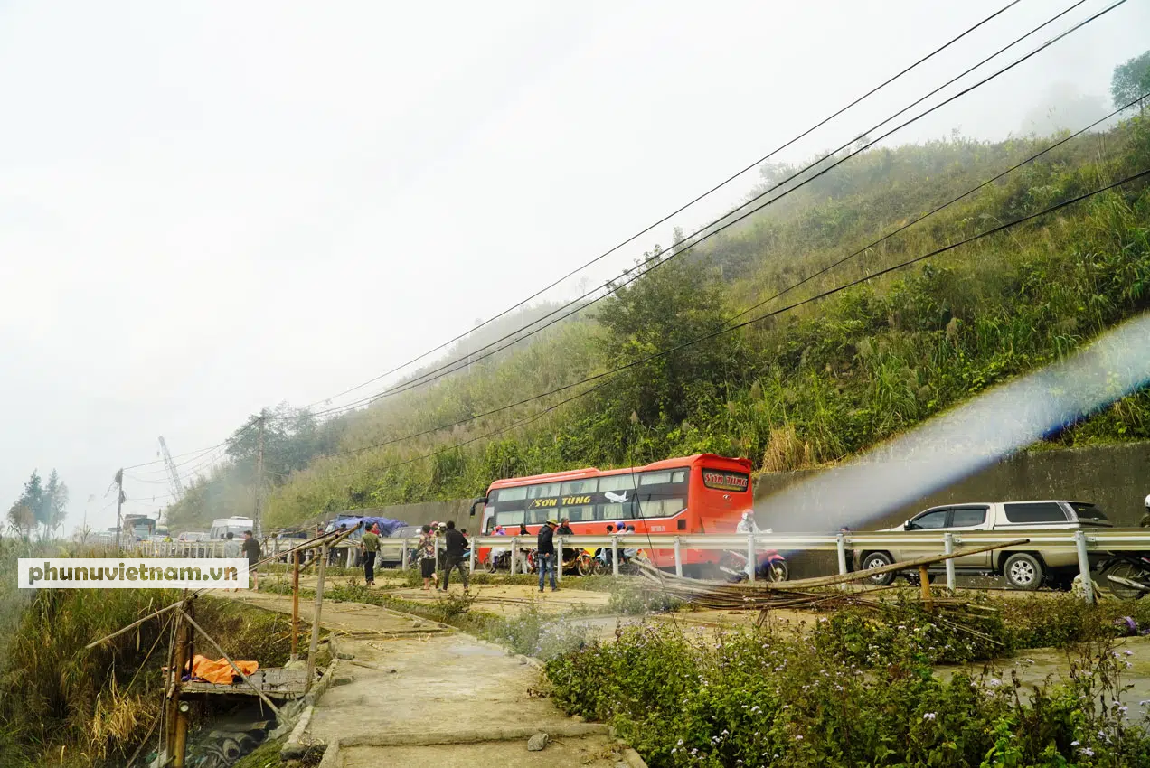 Công trường thi công gây tắc nghẽn hơn 1km trên đèo Tòng Sành - Ảnh 9.