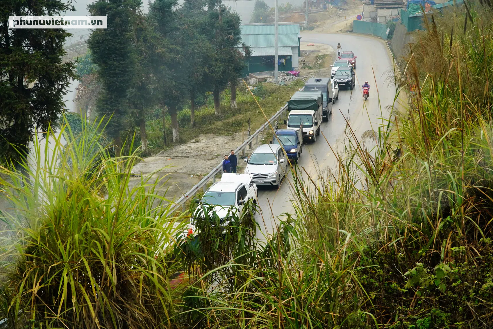 Công trường thi công gây tắc nghẽn hơn 1km trên đèo Tòng Sành - Ảnh 11.