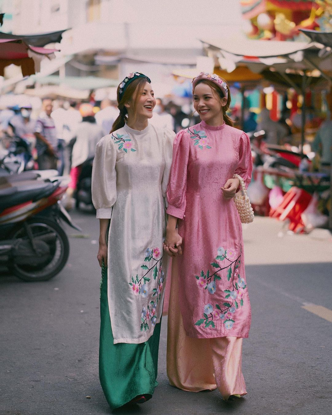 Sao Việt rộn ràng diện áo dài đón Tết sớm, kiểu hot hit nhất năm nay nằm cả ở chi tiết này - Ảnh 2.