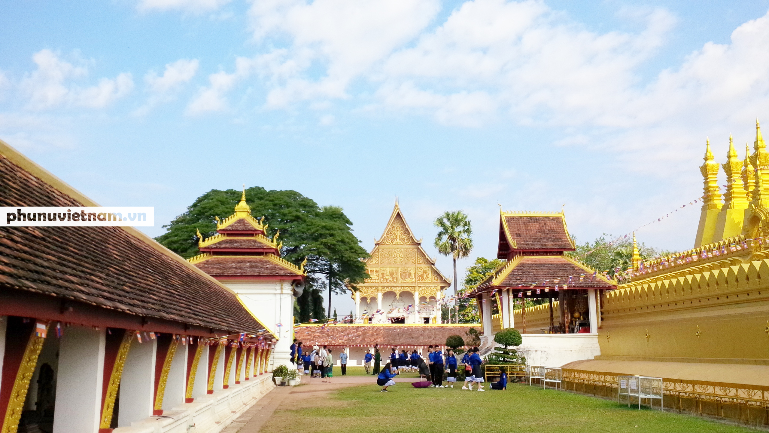 Chiêm ngưỡng ngôi tháp vàng lớn nhất của Lào, gần 500 tuổi tráng lệ giữa đất trời - Ảnh 4.