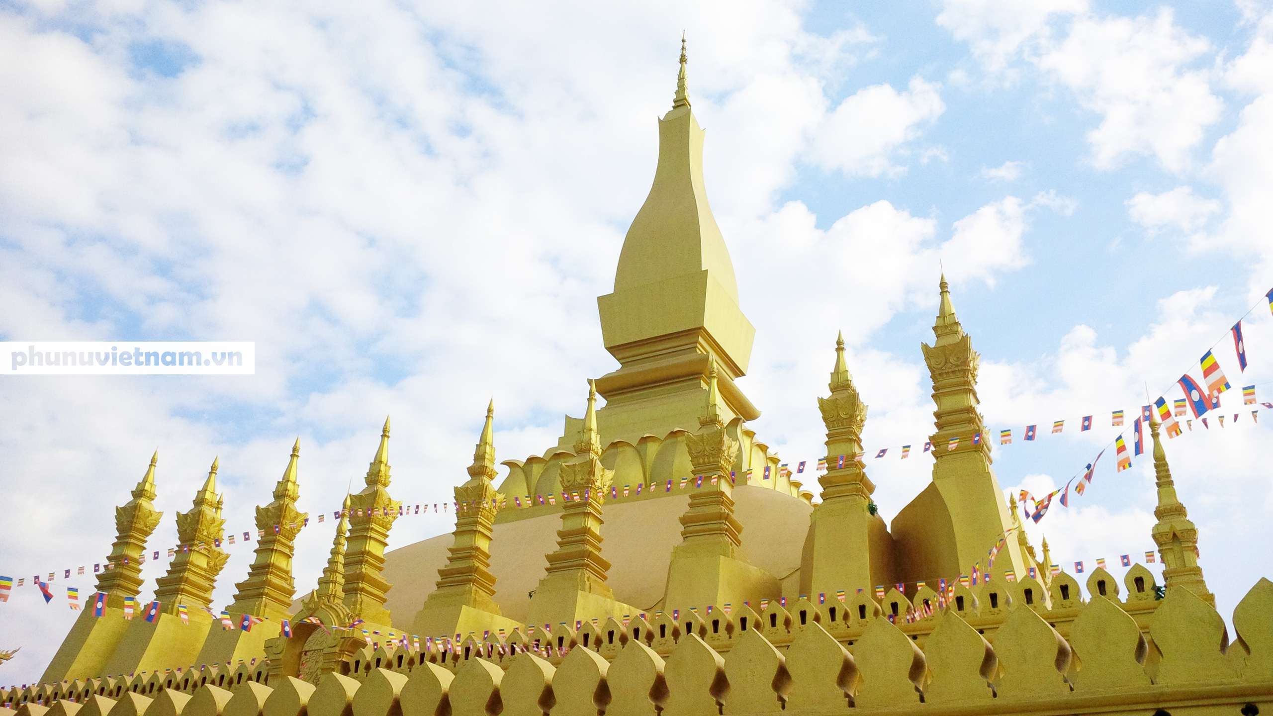 Chiêm ngưỡng ngôi tháp vàng lớn nhất của Lào, gần 500 tuổi tráng lệ giữa đất trời - Ảnh 5.