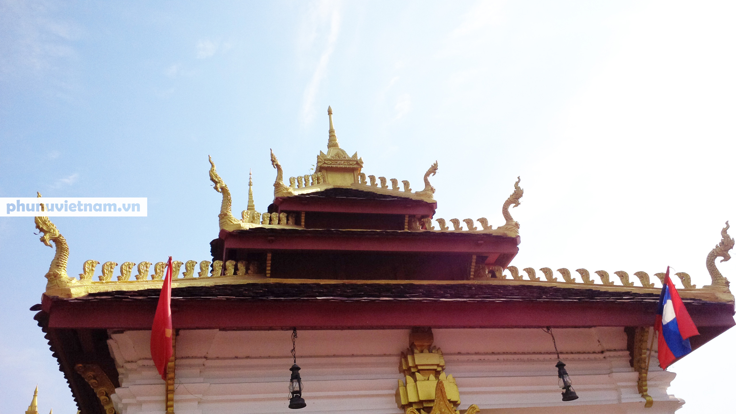 Chiêm ngưỡng ngôi tháp vàng lớn nhất của Lào, gần 500 tuổi tráng lệ giữa đất trời - Ảnh 21.