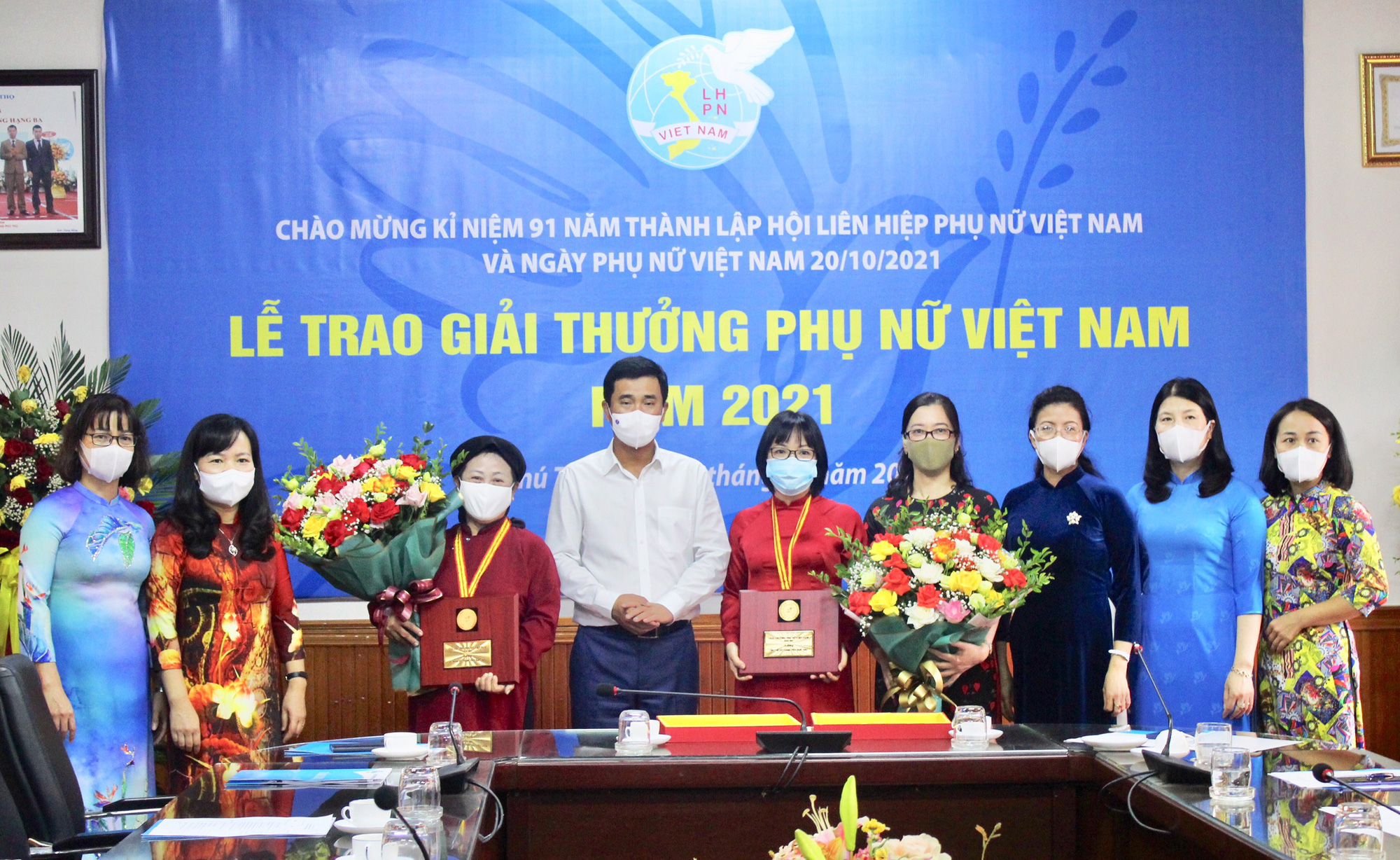 Bảo tồn di sản văn hóa hát Xoan, nghệ nhân Phú Thọ được trao tặng giải thưởng PNVN  - Ảnh 1.