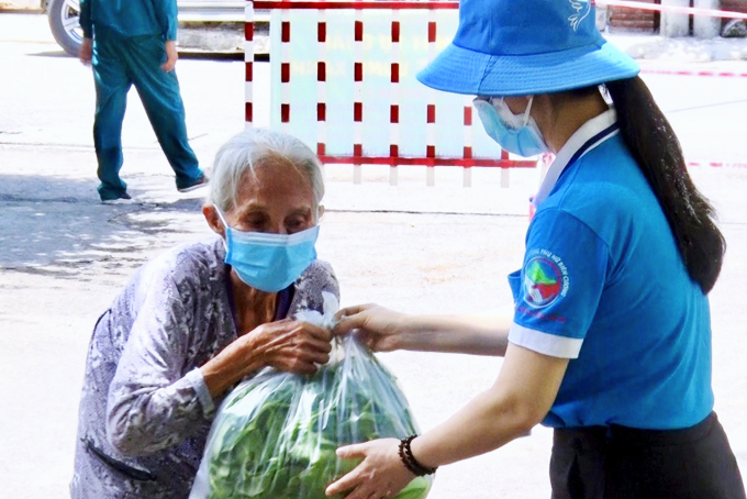 Khánh Hòa: Giúp người trồng rau vượt qua khó khăn mùa dịch - Ảnh 1.