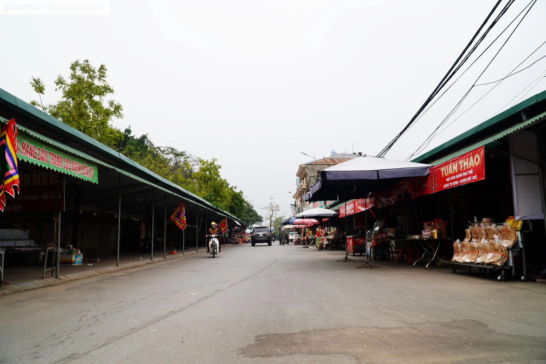 Đền Đô - Bắc Ninh tạm dừng đón khách, nhiều người đến thăm viếng phải quay đầu trở về - Ảnh 15.