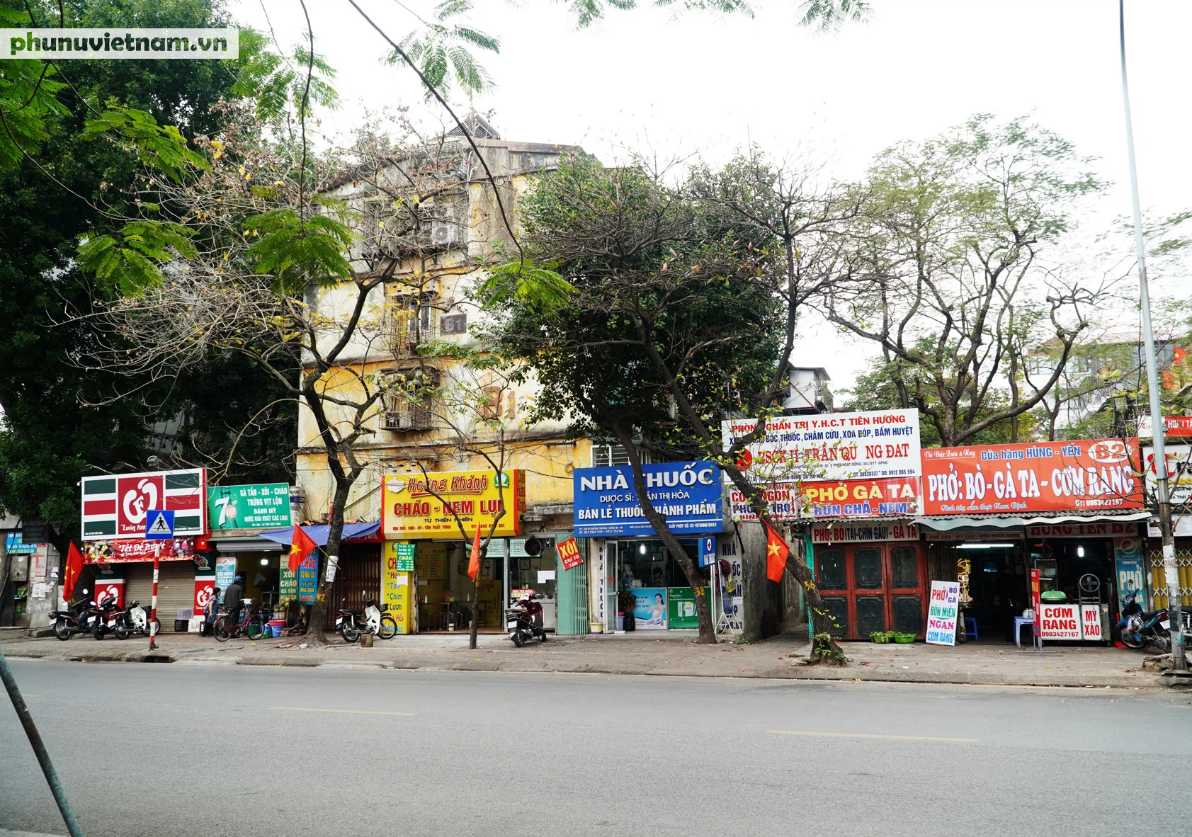 Nhiều quán ăn, cà phê tại Hà Nội vẫn mở rộng cửa đón khách trong ngày 16/2 - Ảnh 3.