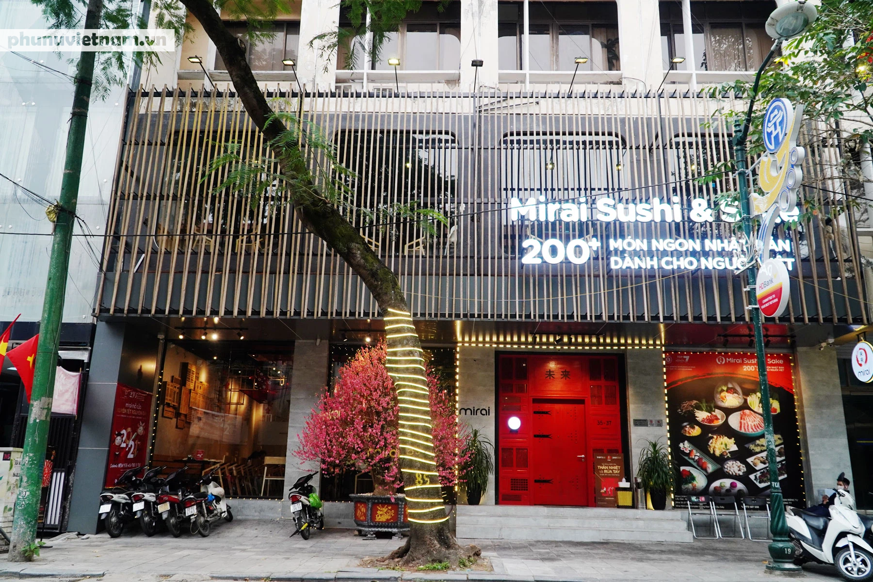 Nhiều quán ăn, cà phê tại Hà Nội vẫn mở rộng cửa đón khách trong ngày 16/2 - Ảnh 14.