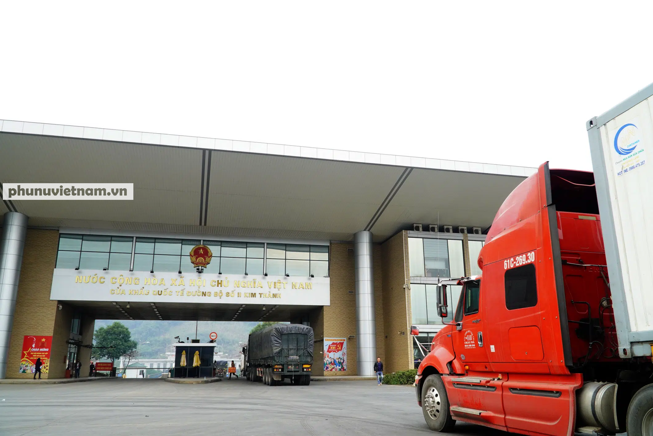 Cửa khẩu Kim Thành - Lào Cai thoát khỏi tình trạng ùn ứ xe container thùng rỗng - Ảnh 13.