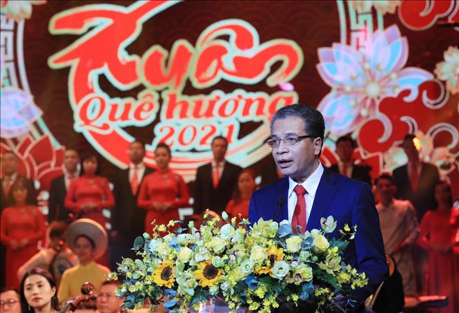 Thủ tướng gửi lời chúc Tết đến 5,3 triệu người Việt Nam ở nước ngoài - Ảnh 1.