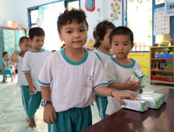 4 năm triển khai, sữa học đường tỉnh Bến Tre “được lòng” cả thầy trò, phụ huynh - Ảnh 2.