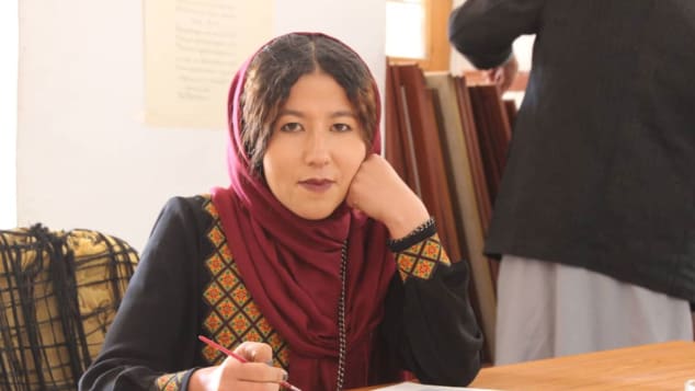 Nữ hướng dẫn viên du lịch đầu tiên ở Afghanistan - Ảnh 1.