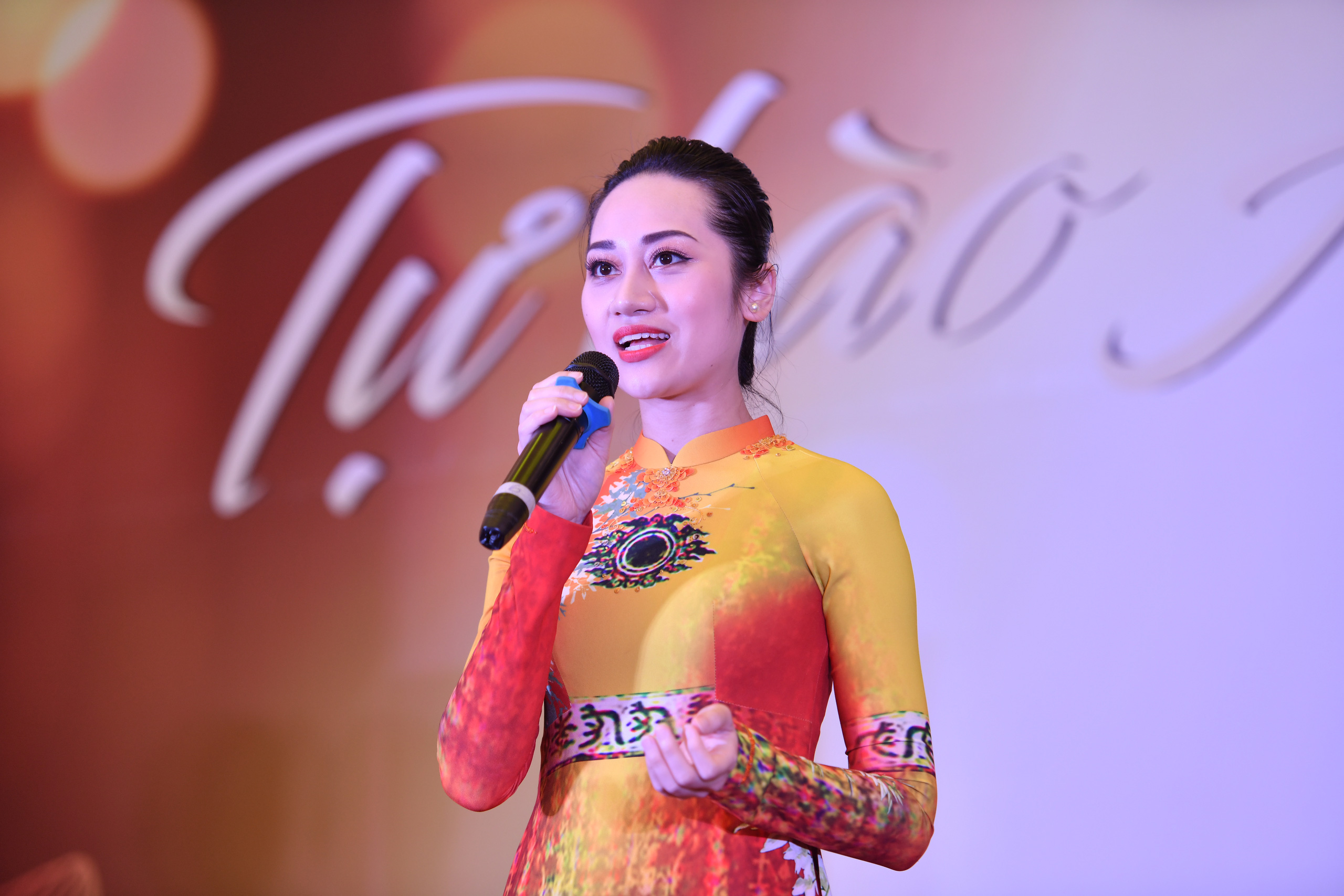 Dàn người mẫu đặc biệt trình diễn trong Gala Tự hào Áo dài Việt - Ảnh 5. Dàn người mẫu đặc biệt trình diễn trong Gala Tự hào Áo dài Việt - Ảnh 5.