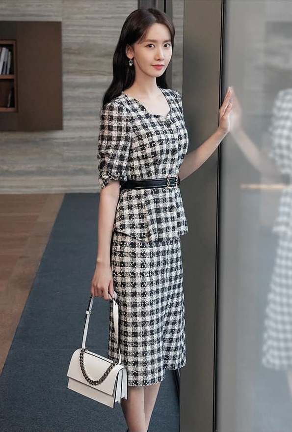 Yoona hóa “nữ thần công sở”, hé lộ loạt set đồ chuẩn đẹp xịn cho các chị em khi tới sở làm - Ảnh 7.