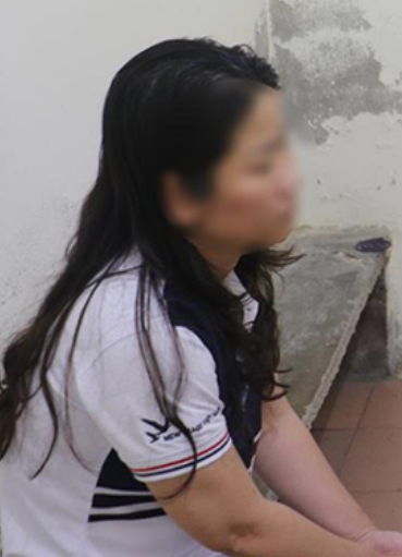 Nghệ An: Lời khai của nghi phạm tạt axit vào người phụ nữ ngay trước cửa nhà - Ảnh 2.