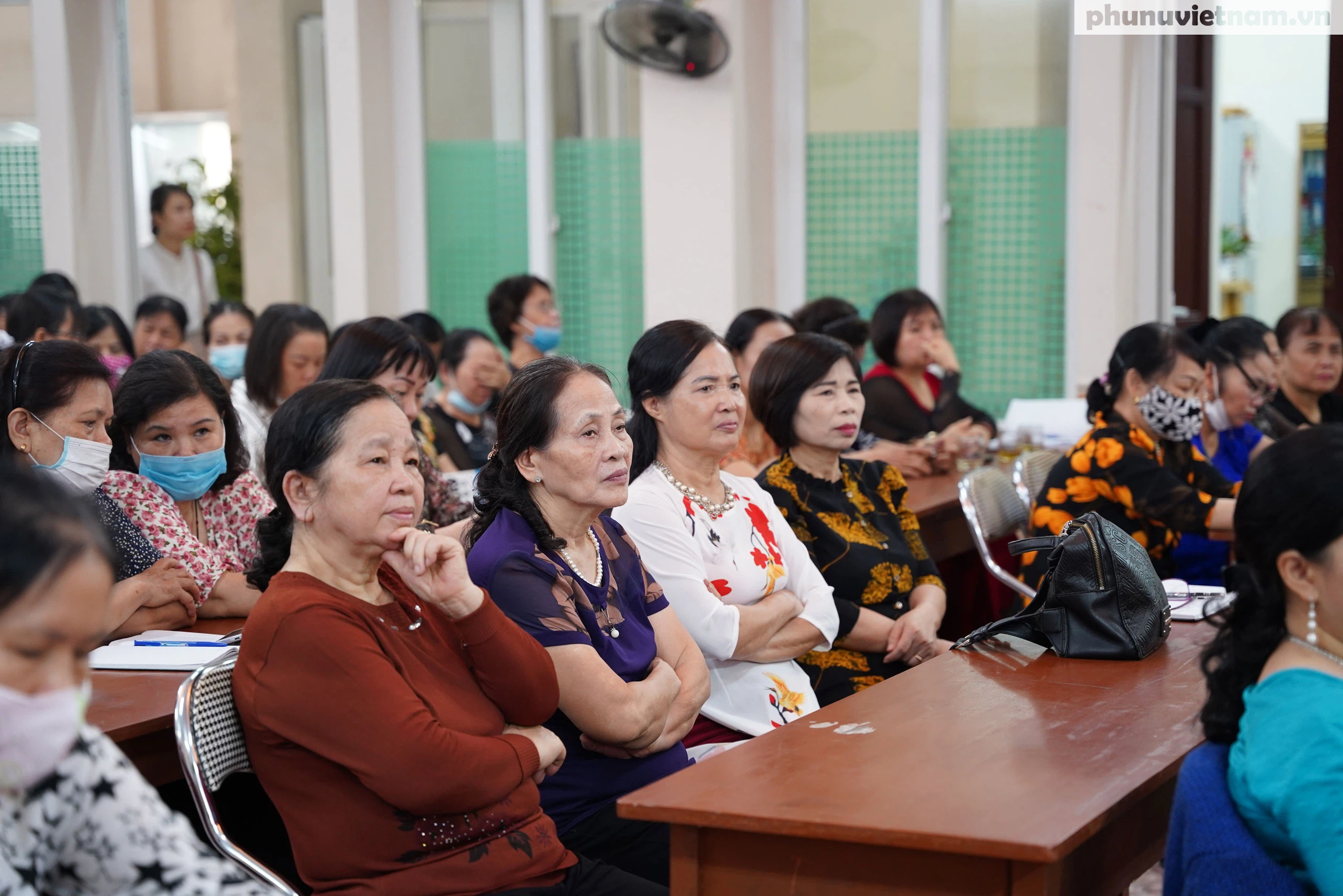Biểu dương các chi hội trưởng, tổ trưởng phụ nữ tiêu biểu trong hỗ trợ phụ nữ khởi nghiệp ở Hải Phòng - Ảnh 2.