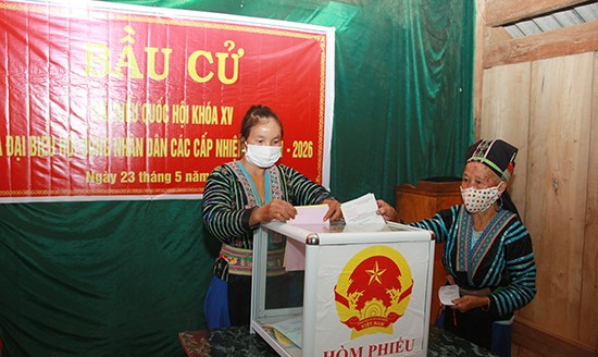 Sơn La: Toàn tỉnh Sơn La đã có 536.199 cử tri hoàn thành bỏ phiếu, đạt 68,08%.  - Ảnh 1.