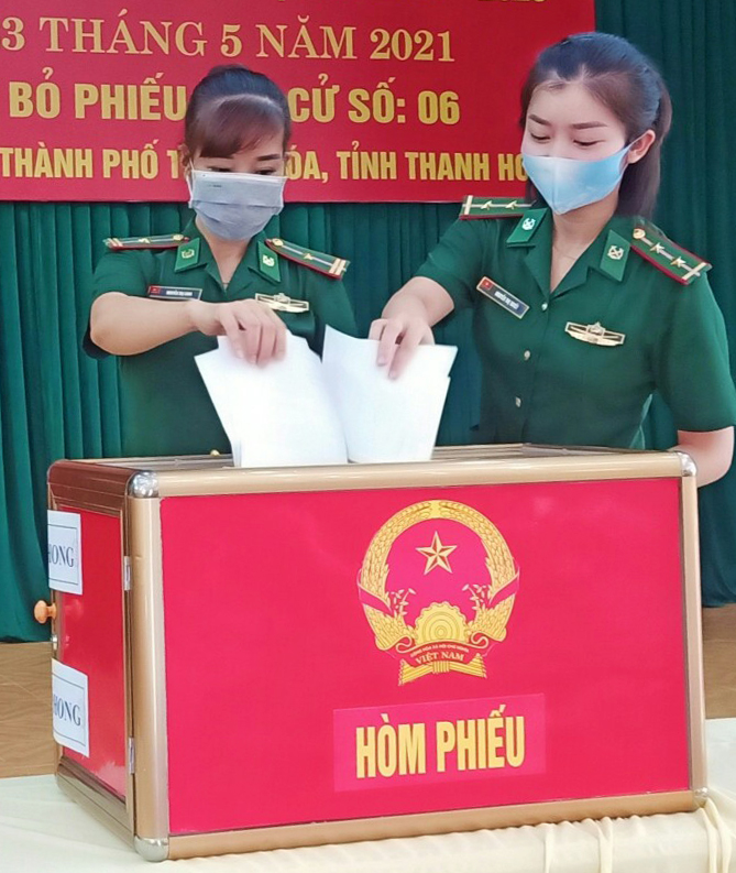 Phụ nữ cả nước hòa chung không khí &quot;ngày hội non sông&quot; - Ảnh 8.